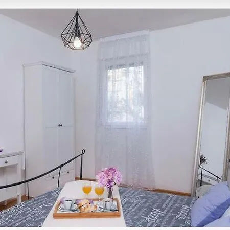 Apartment Triumph Split